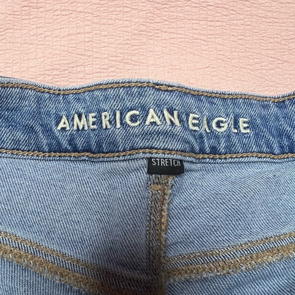 American Eagle Mom Jeans Stretchy. - Picture 4 of 6